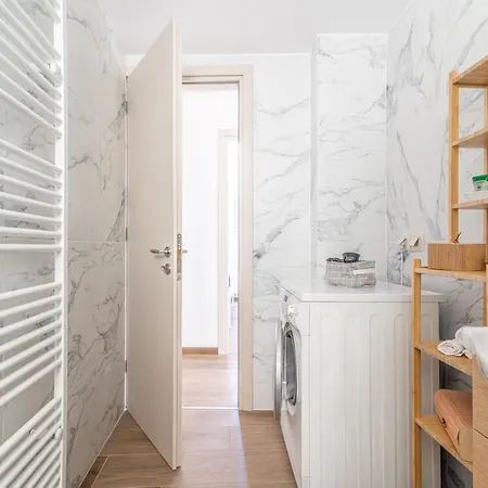 Apartamento Sophia's Comfortable With A Private Backyard Gazi